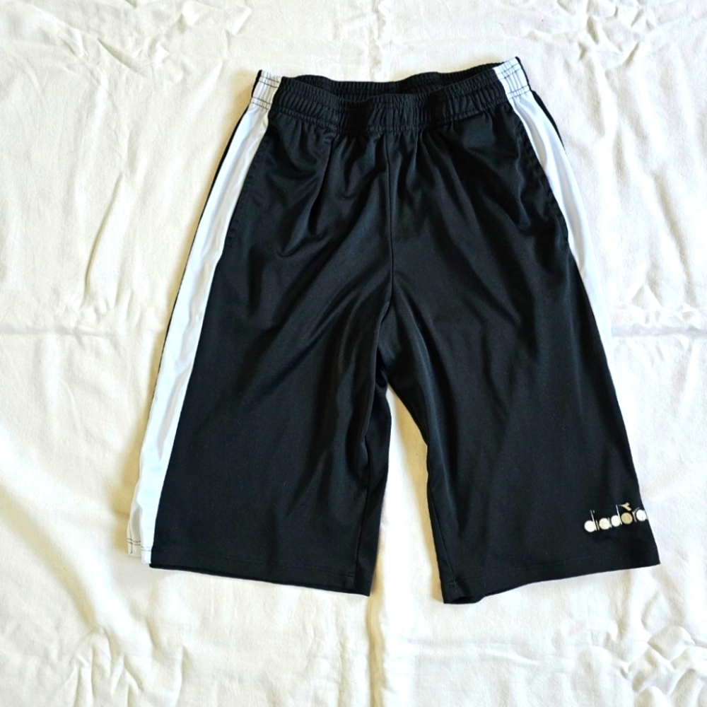 Diadora Boys' Shorts Size XXL (162 cm)